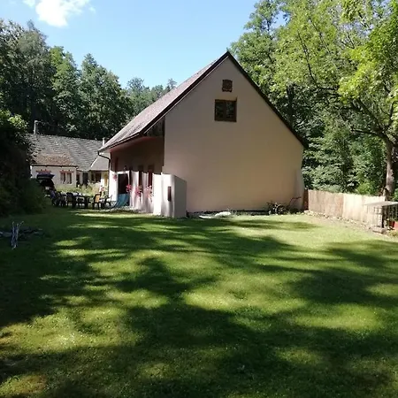 U Skalniku בית נופש Stráž nad Nežárkou